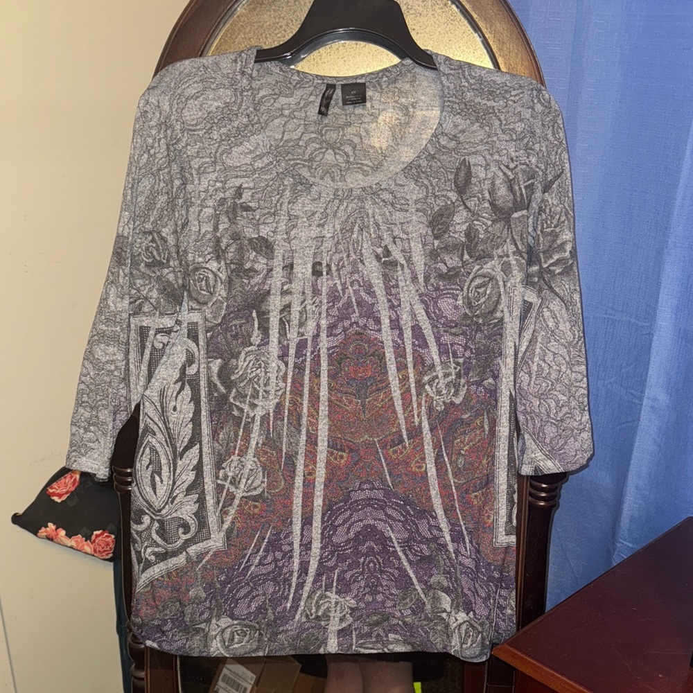 New Directions Gray Textured Top